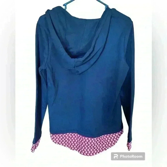 NWT Tommy Hilfiger Sweatshirt - Picture 2 of 3